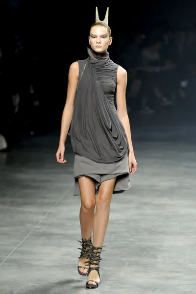 Look 25